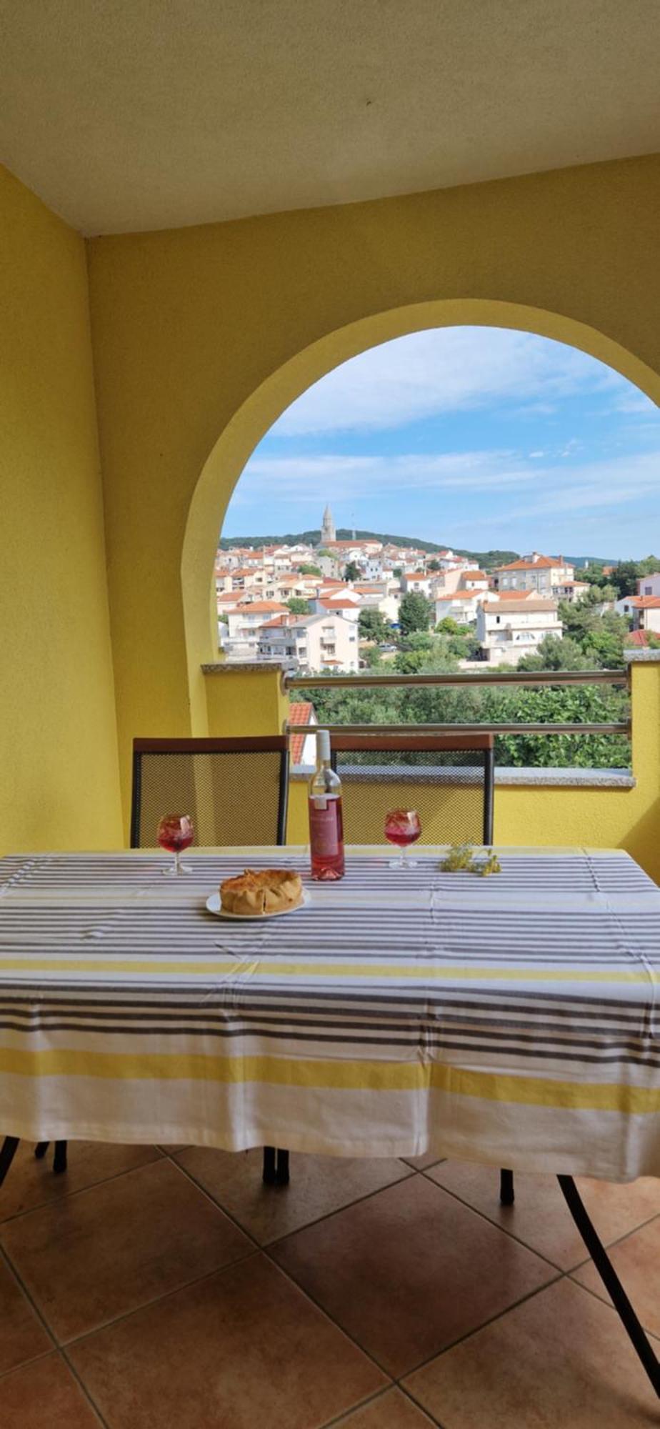 Appartement Sunce à Vrbnik Extérieur photo