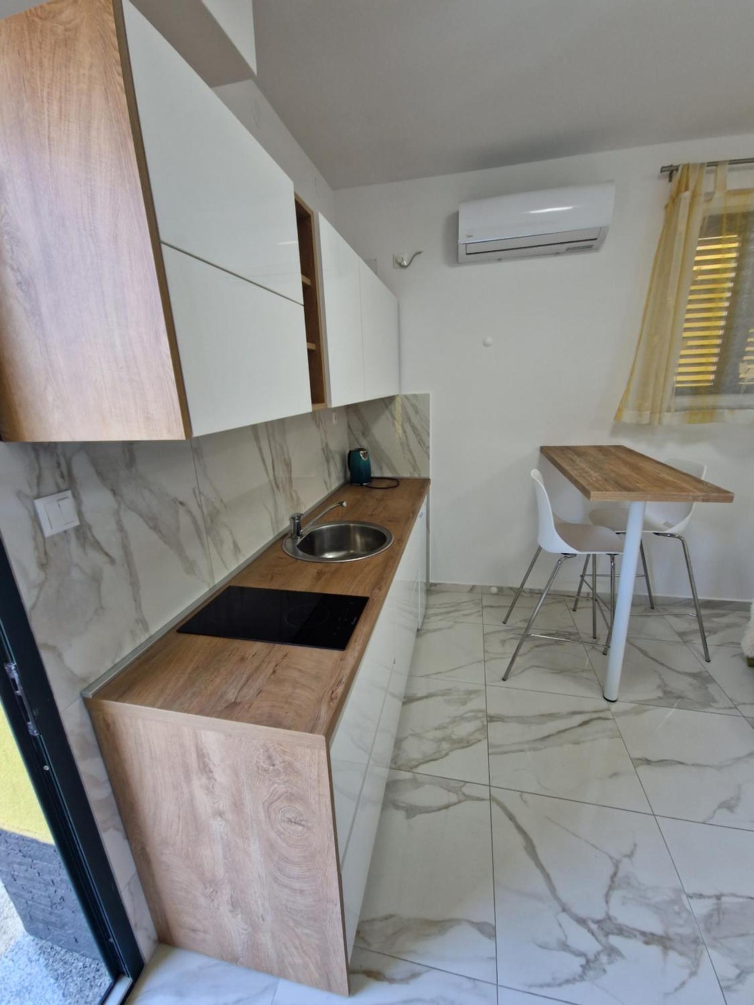 Appartement Sunce à Vrbnik Extérieur photo